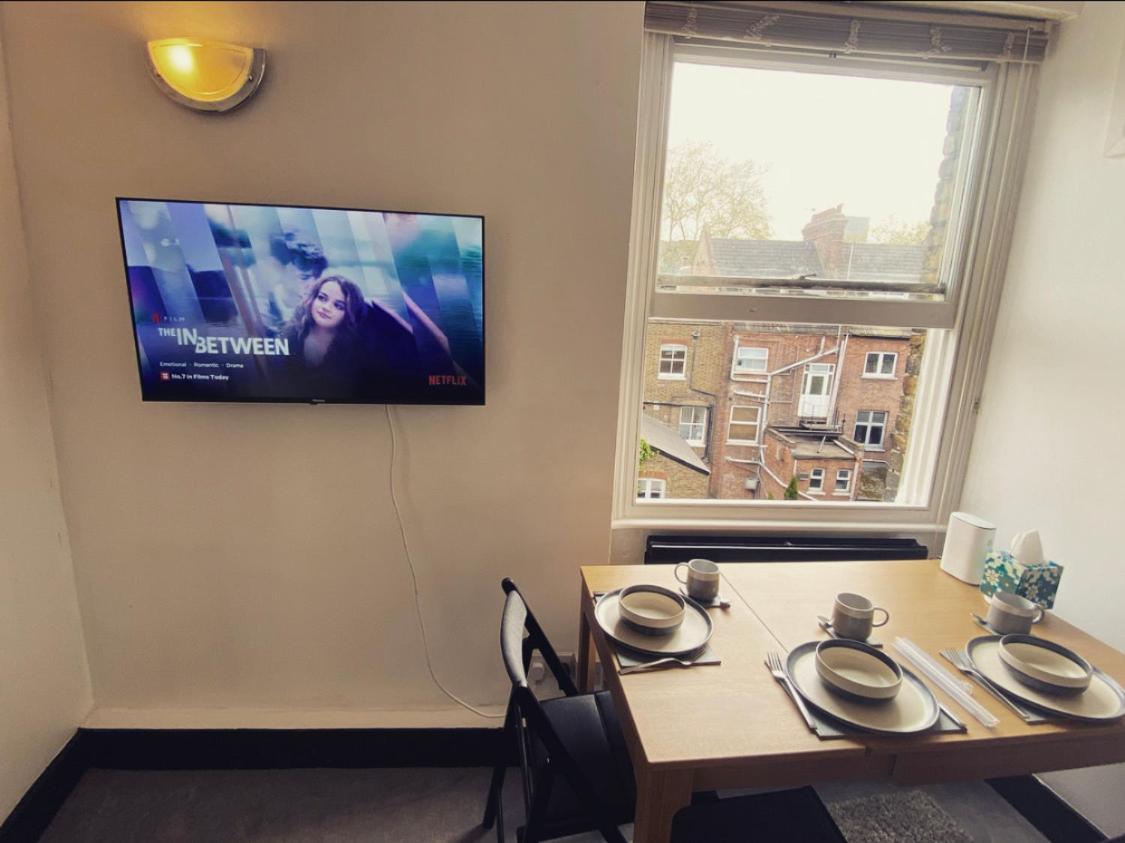 Complete 1 Bedroom Apartment With Wi-Fi, Kitchen, Tv In Heart Of Chiswick, London Exterior foto